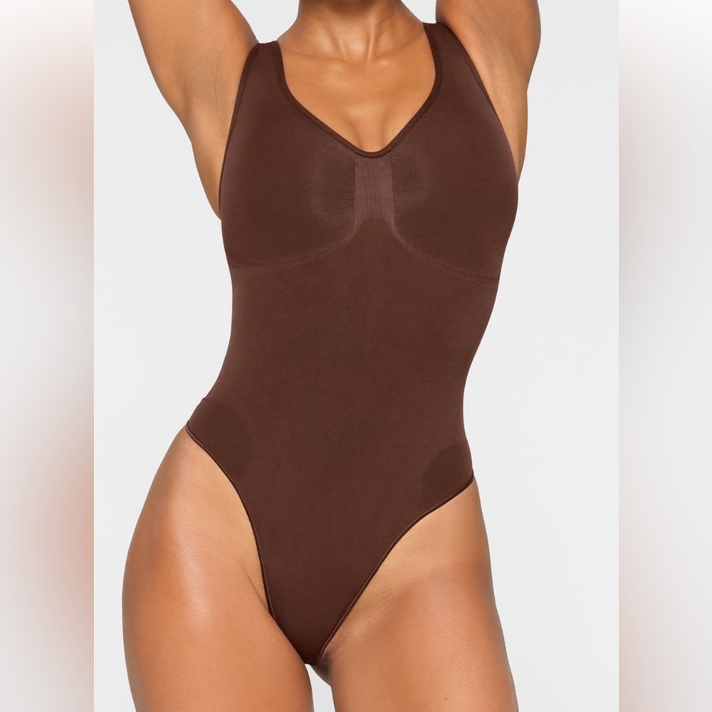 SCOOP NECK THONG BODYSUIT